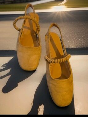 NWOT Mustard Yellow  Pedro Slingbacks With Braided Accent Sz 10